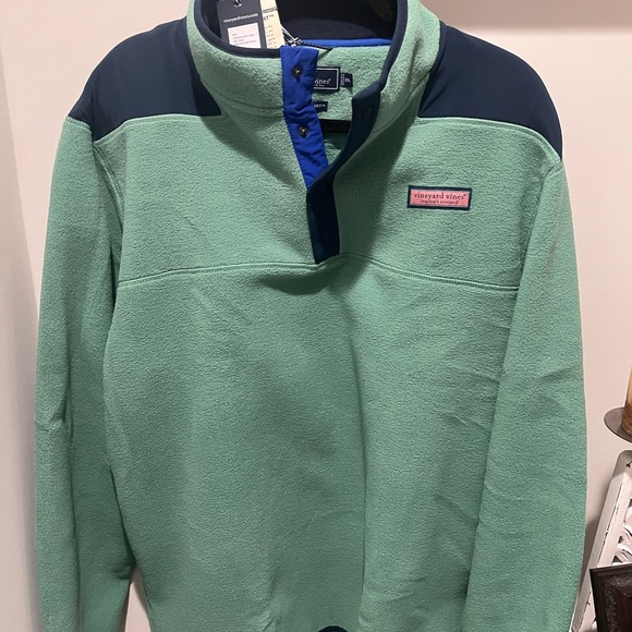 Vineyard Vines Snap Front Shep Shirt in Green and Navy. New with tags - Picture 2 of 9